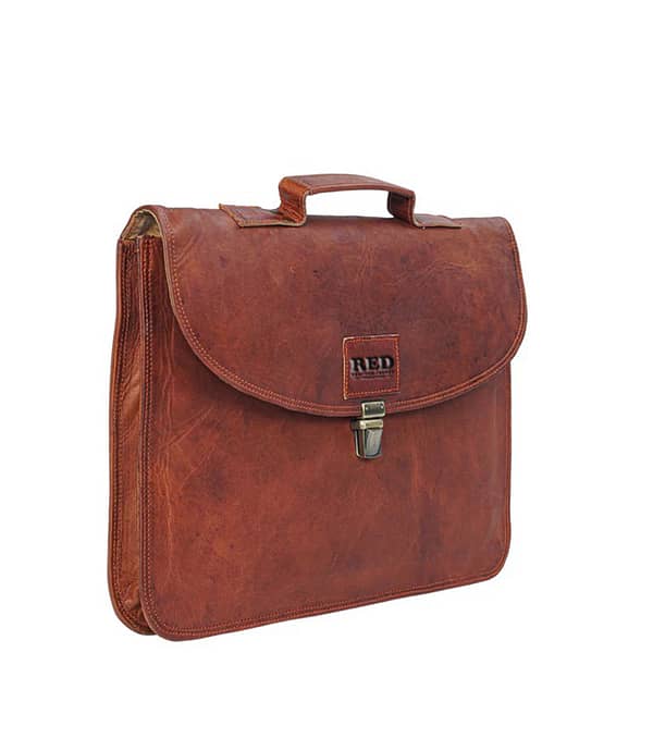 Flapover brown leather bag with magnetic closure for easy access